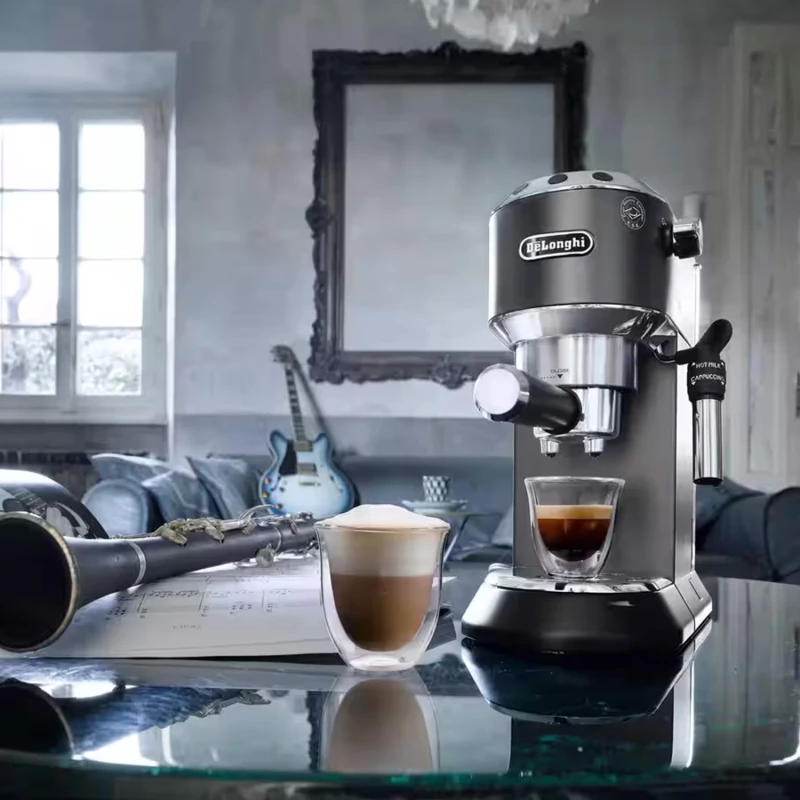 Aparat za espresso kafu sa radnim pritiskom od: 15 bara.