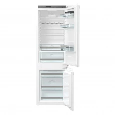 Unutrašnjost ugradbenog frižidera sa zamrzivačem Gorenje, bijeli