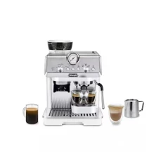 Aparat za espresso kafu sa mlinom za mljevenje kafe.