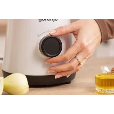 Blender sa dvije brzine blendanja.